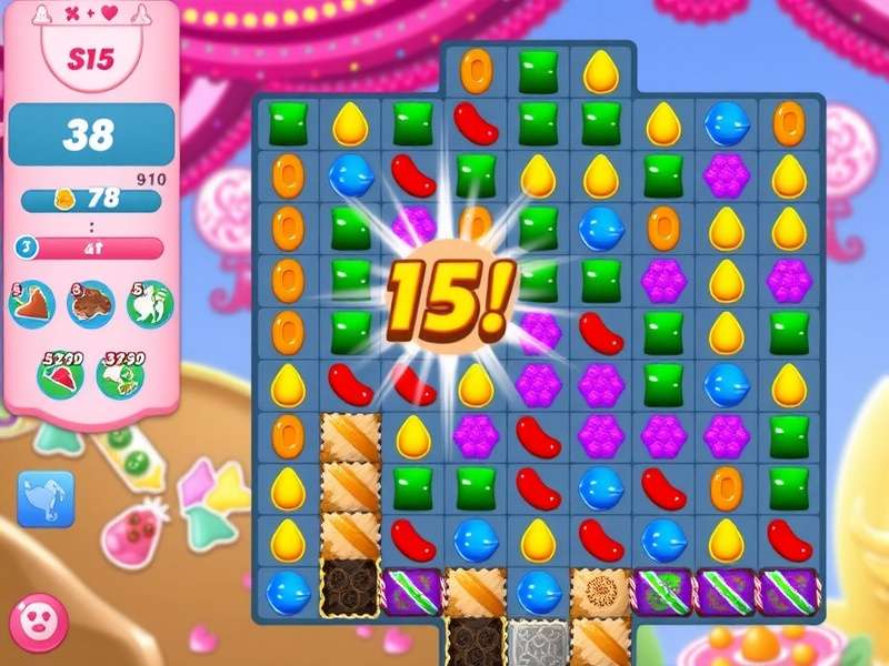 Candy Crush Power Saga power-ups and special candies display
